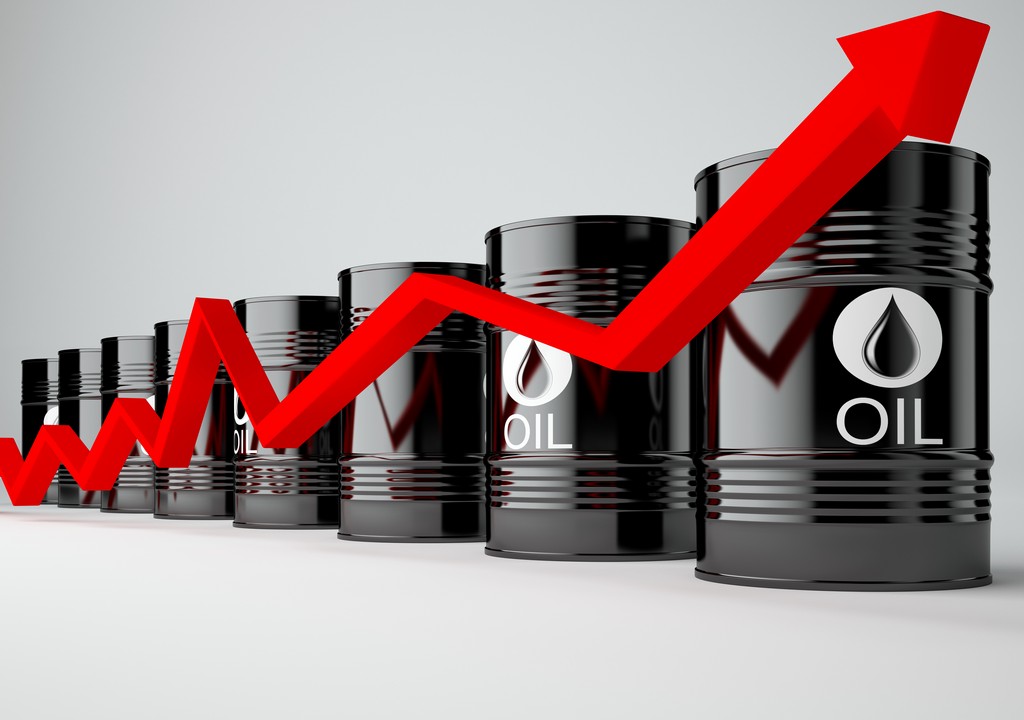 World oil oversupply may last until 2017, IEA reports