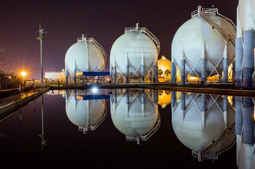 Local LNG, two foreign firms team up for $ 1 B LNG plant in PH