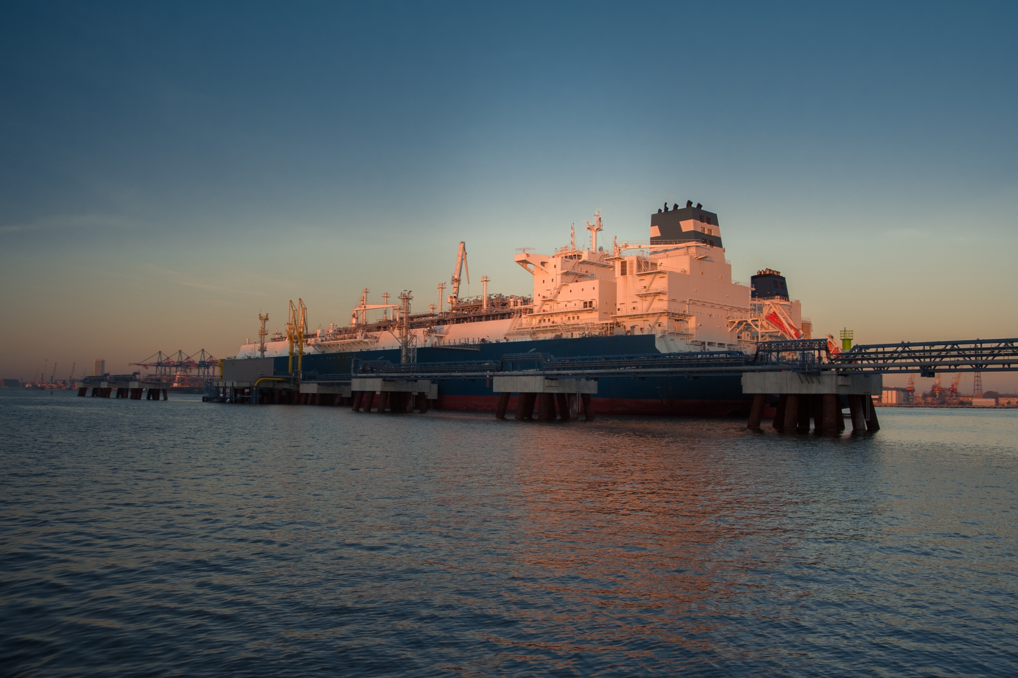 Norwegian firms in final round of bidding for First Gen offshore LNG project