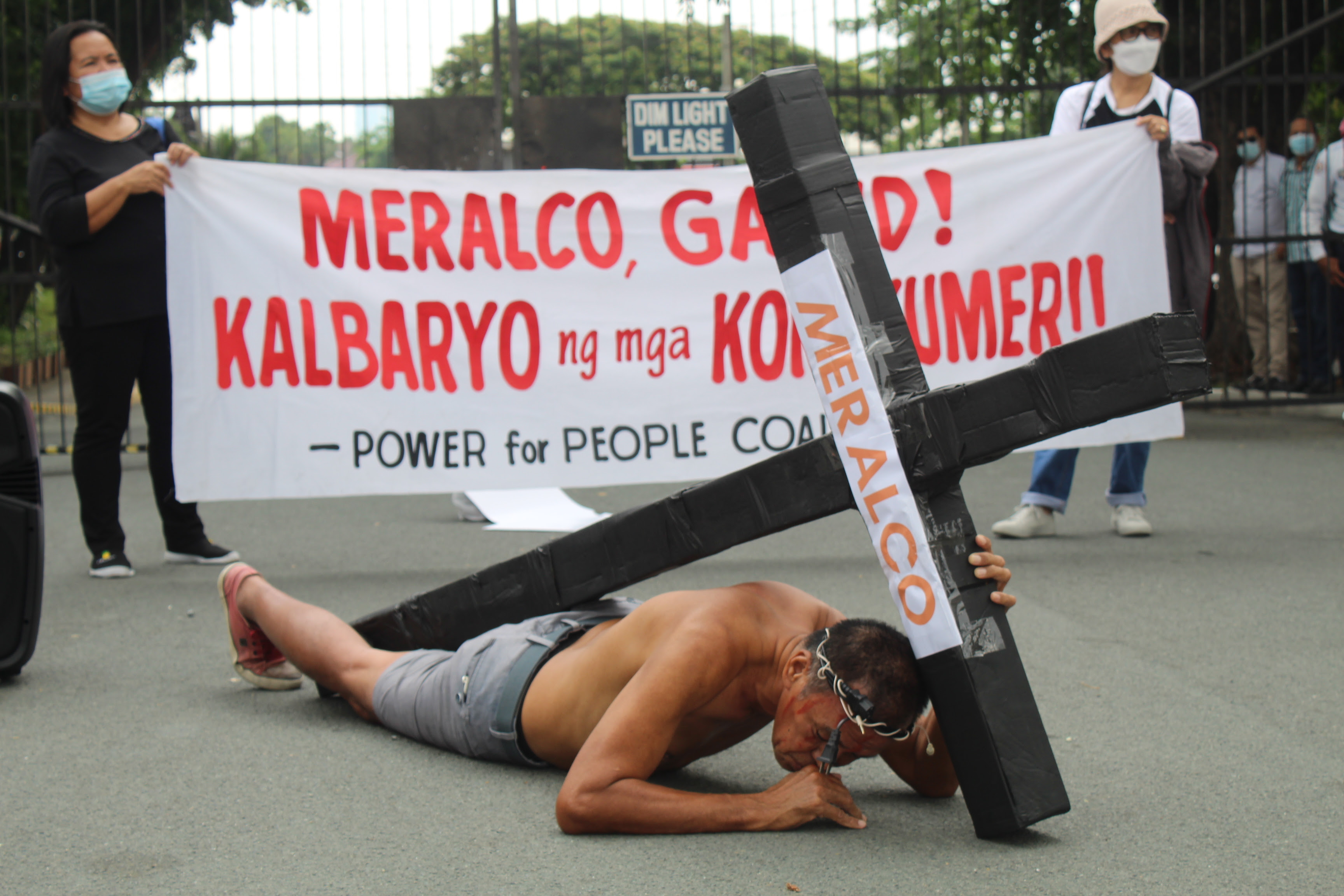 Consumer, energy groups rally vs. MERALCO rate hike