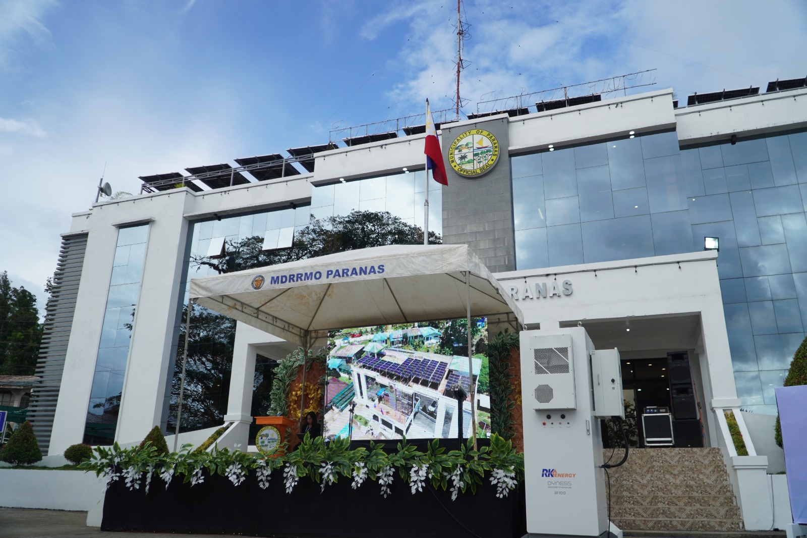 Paranas Municipal Hall Now Powered by Solar Energy